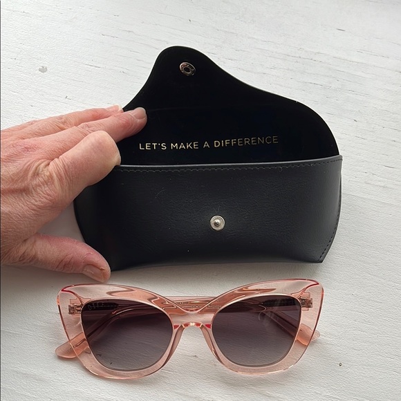 DIFF NWOT Raven Designer Cat Eye Sunglasses for Women UV400 Protection - Picture 3 of 11